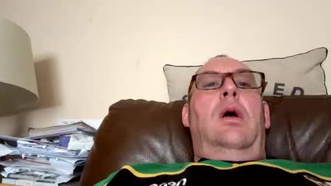 Snapshot of biggloves4bighands chatting on September 20, 9:10 am biggloves4bighands online show from September 20, 9:10 am