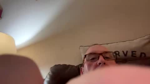 Snapshot of biggloves4bighands chatting on September 28, 12:05 am biggloves4bighands online show from September 28, 12:05 am