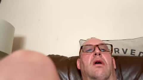 Snapshot of biggloves4bighands chatting on October 1, 3:29 pm biggloves4bighands online show from October 1, 3:29 pm