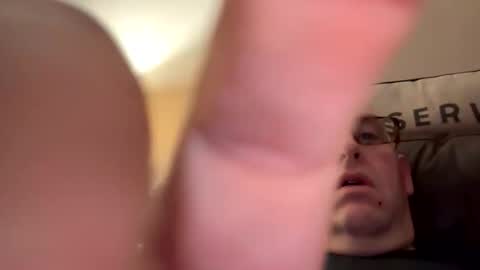 Snapshot of biggloves4bighands chatting on October 4, 10:19 pm biggloves4bighands online show from October 4, 10:19 pm