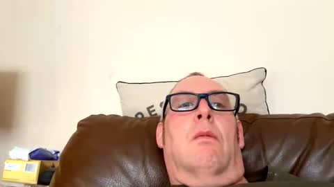 Snapshot of biggloves4bighands chatting on October 24, 9:06 am biggloves4bighands online show from October 24, 9:06 am