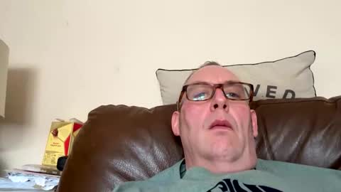 Snapshot of biggloves4bighands chatting on November 29, 2:09 pm biggloves4bighands online show from November 29, 2:09 pm