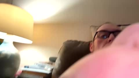 Snapshot of biggloves4bighands chatting on December 17, 11:27 am biggloves4bighands online show from December 17, 11:27 am