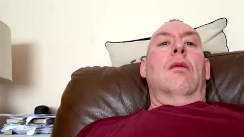 Snapshot of biggloves4bighands chatting on March 1, 11:34 am biggloves4bighands online show from March 1, 11:34 am