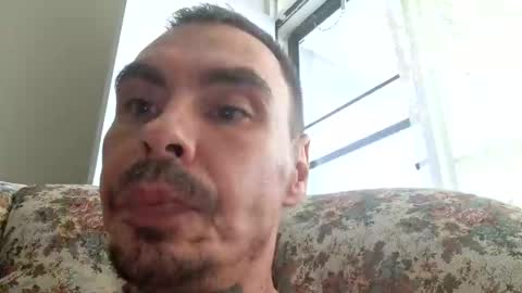 Snapshot of biggunsplayer chatting on October 5, 9:24 pm bigguns online show from October 5, 9:24 pm
