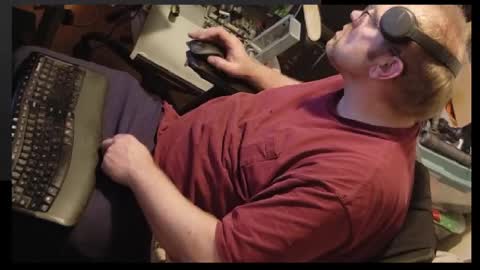 Snapshot of biggydee8989 chatting on April 2, 9:18 am biggydee8989 online show from April 2, 9:18 am