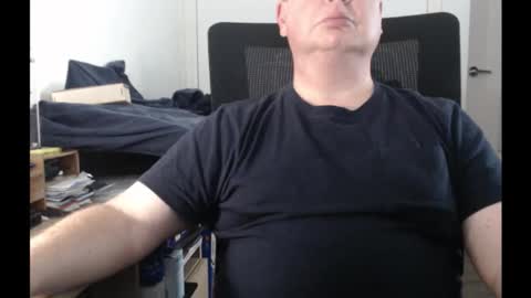 Snapshot of bighorn1981 chatting on December 5, 5:27 am bighorn1981 online show from December 5, 5:27 am