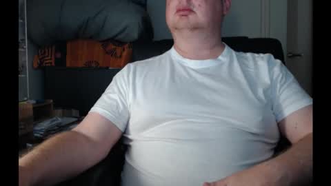 Snapshot of bighorn1981 chatting on February 4, 1:33 am bighorn1981 online show from February 4, 1:33 am