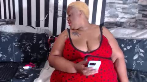 bighotmature online show from May 1, 12:10 pm