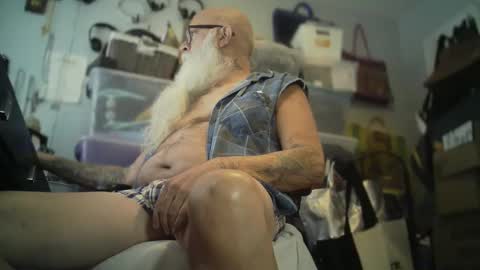 bigjeff01 online show from November 2, 5:26 pm