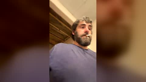bigjohnson6923 online show from May 18, 8:47 pm