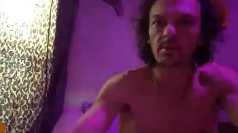 Snapshot of bigkitties69 chatting on December 10, 10:37 pm Bigkitties online show from December 10, 10:37 pm