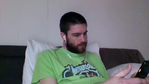 Snapshot of bigmag23 chatting on March 27, 10:09 pm bigmag23 online show from March 27, 10:09 pm