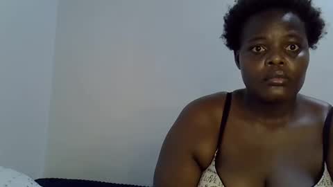 Snapshot of bigmama807715 chatting on February 19, 9:16 am bigmama807715 online show from February 19, 9:16 am