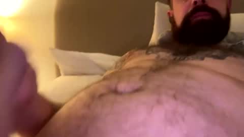 Snapshot of bignickohyes chatting on February 17, 10:27 pm bignickohyes online show from February 17, 10:27 pm