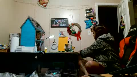 the Mini mami online show from September 28, 6:19 am