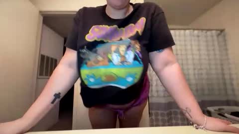 Snapshot of bigoltittycomittee chatting on January 7, 11:07 pm bigoltittycomittee online show from January 7, 11:07 pm