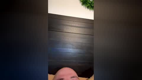 Snapshot of bigred2026 chatting on April 1, 3:29 am bigred2026 online show from April 1, 3:29 am