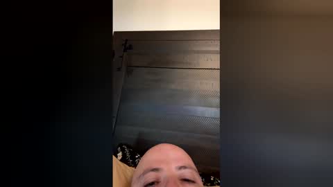 Snapshot of bigred2026 chatting on April 5, 6:10 am bigred2026 online show from April 5, 6:10 am