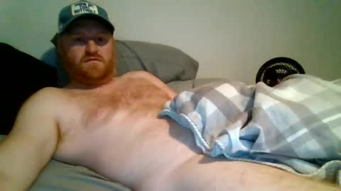 Snapshot of bigred92899 chatting on June 18, 5:30 am bigred92899 online show from June 18, 5:30 am
