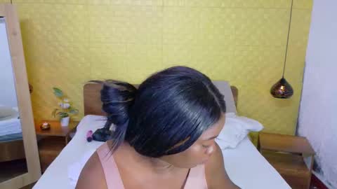 Snapshot of bigroundbooty_ chatting on February 28, 12:39 pm bigroundbooty_ online show from February 28, 12:39 pm