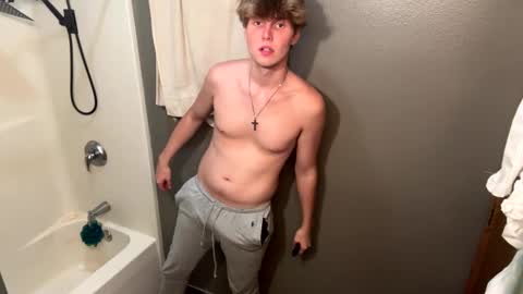 bigskinnyboyshh online show from October 1, 2:28 am