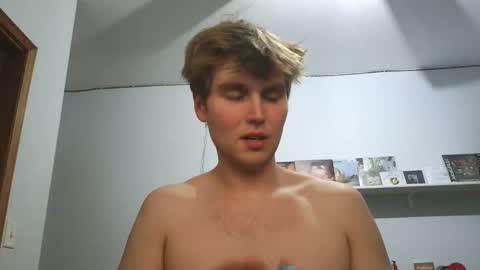 bigskinnyboyshh online show from May 19, 10:27 pm