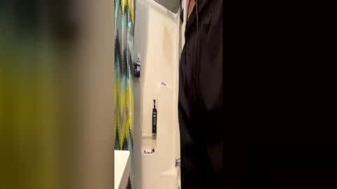 bigskinnyboyshh online show from June 25, 2:22 am