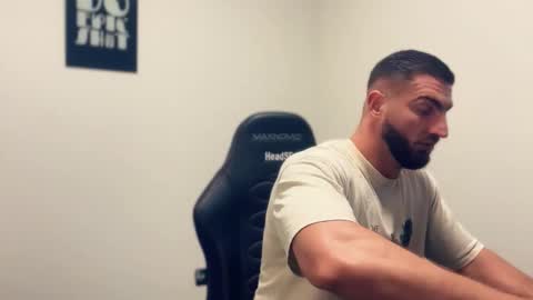 Snapshot of bigsnakeman1995 chatting on October 7, 3:36 am Gogo online show from October 7, 3:36 am