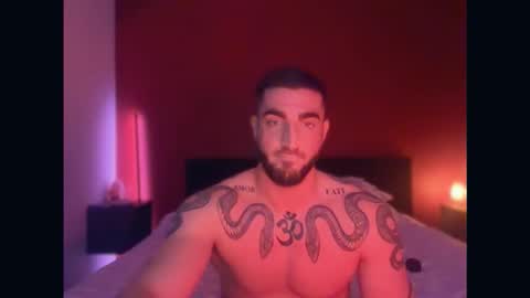 Snapshot of bigsnakeman1995 chatting on November 3, 3:19 am Gogo online show from November 3, 3:19 am