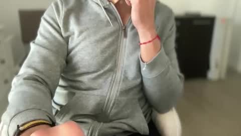 Snapshot of bigsong78 chatting on February 23, 11:40 am BigHardCock horny Balearic Islands online show from February 23, 11:40 am