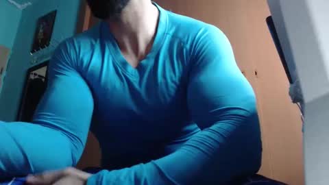 Snapshot of bigstallone chatting on November 16, 12:05 am BigStallion online show from November 16, 12:05 am