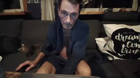 Snapshot of bigswe1 chatting on December 3, 2:03 am bigswe1 online show from December 3, 2:03 am