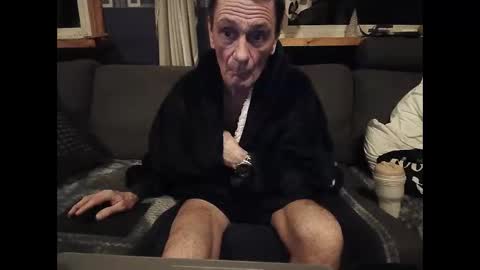 Snapshot of bigswe1 chatting on February 9, 2:17 am bigswe1 online show from February 9, 2:17 am