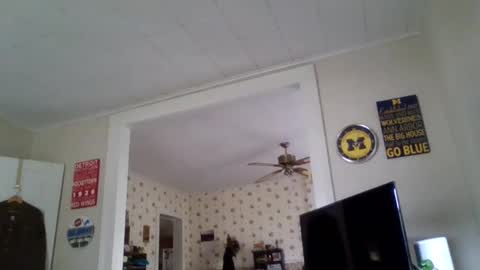 Snapshot of bigtitlover220 chatting on October 18, 7:03 pm Jeremy online show from October 18, 7:03 pm