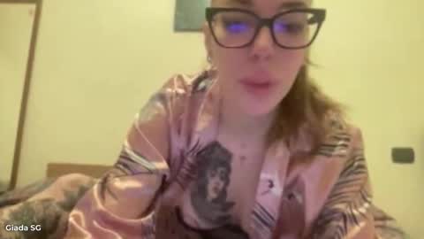 Snapshot of bigtitmik_ chatting on November 4, 3:55 pm bigtitmik online show from November 4, 3:55 pm