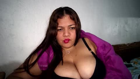 Snapshot of bigtits_sweet chatting on March 31, 3:41 am bigtits_sweet online show from March 31, 3:41 am