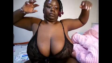 Snapshot of bigtittyslut_ chatting on September 14, 11:15 pm bigtittyslut_ online show from September 14, 11:15 pm