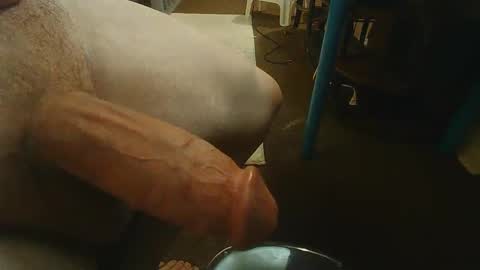 Snapshot of bigwillie6979 chatting on December 23, 8:44 am bigwillie6979 online show from December 23, 8:44 am