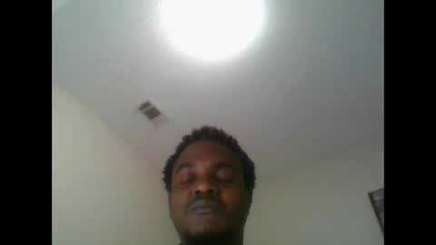 Snapshot of bigwood007954165 chatting on February 27, 9:25 pm Bigwood14 online show from February 27, 9:25 pm