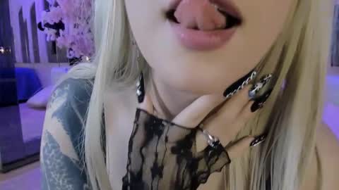 Biizzy online show from November 11, 6:13 am