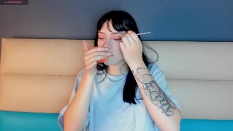 bilie__eilish online show from April 30, 12:11 pm