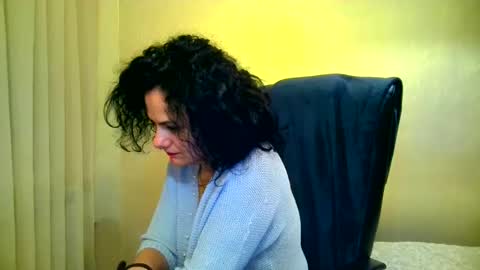 Snapshot of bililay chatting on January 19, 10:28 pm DOM NIKA online show from January 19, 10:28 pm