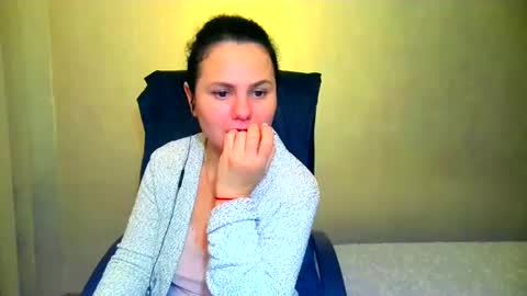 Snapshot of bililay chatting on February 25, 10:50 pm DOM NIKA online show from February 25, 10:50 pm