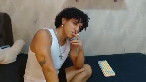 Snapshot of billie_yei chatting on October 7, 9:56 pm billie_yei online show from October 7, 9:56 pm