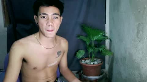 Snapshot of billycute_horhy888 chatting on February 5, 5:28 pm billycute_horhy888 online show from February 5, 5:28 pm