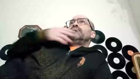 Snapshot of bilmapiedradura chatting on October 15, 12:00 am Bill online show from October 15, 12:00 am