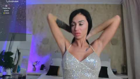 bimboparisx online show from December 5, 5:27 am