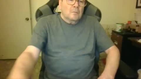 Snapshot of bink195234 chatting on December 4, 10:41 pm Bink195234 online show from December 4, 10:41 pm