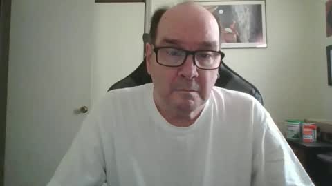 Snapshot of bink195234 chatting on December 21, 7:10 pm Bink195234 online show from December 21, 7:10 pm